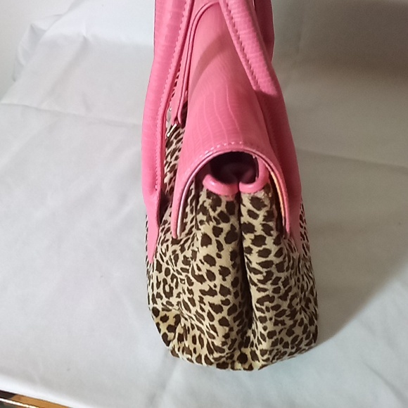 Citrus handbag 10.5"wide and 7" tall not including handles. Bright pink/leopard - Picture 4 of 8